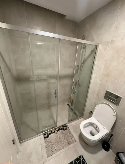 Apartment 33 Floor Cozy Central With Balcony Gym Pool Istanbul