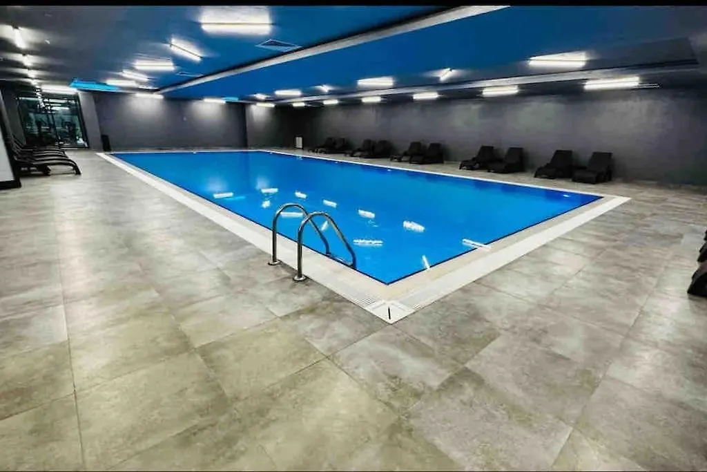 Apartment 33 Floor Cozy Central With Balcony Gym Pool Istanbul