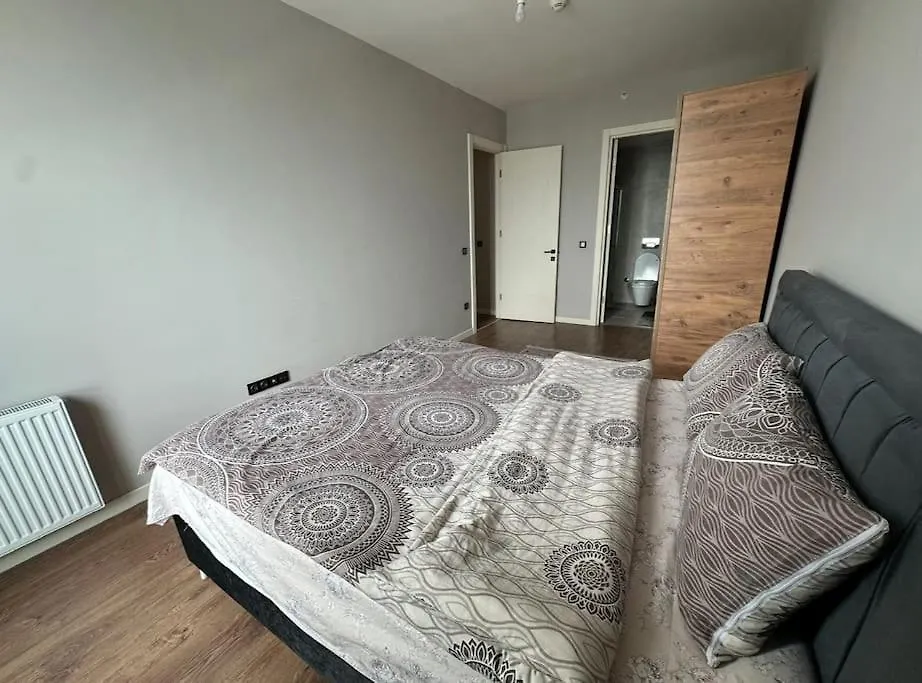 33 Floor Cozy Central With Balcony Gym Pool Istanbul Apartment