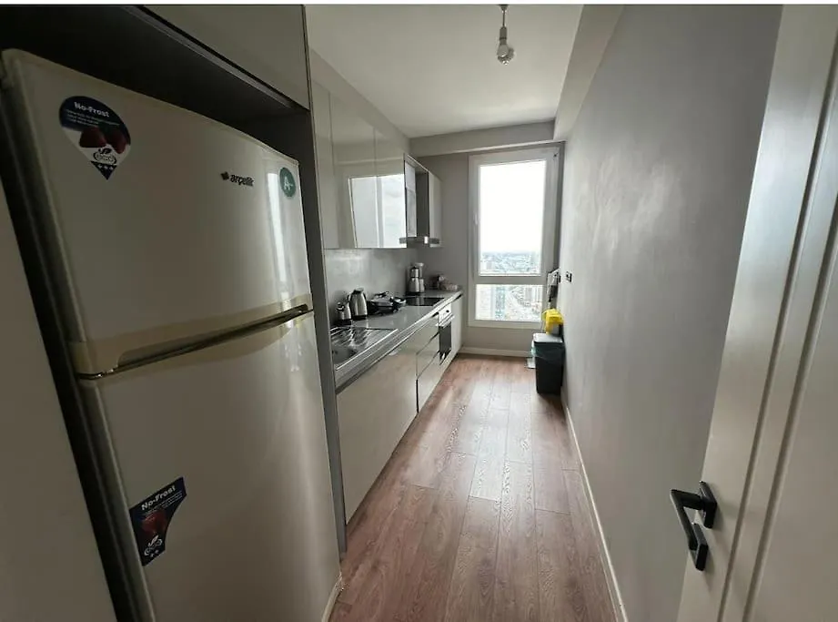 33 Floor Cozy Central With Balcony Gym Pool Istanbul
